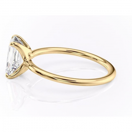 Inel de logodnă Helena din aur Galben 14kt cu moissanite tăietură smarald – Solitar rafinată pentru profil jos | Personalizează și configurează gratuit online [5]