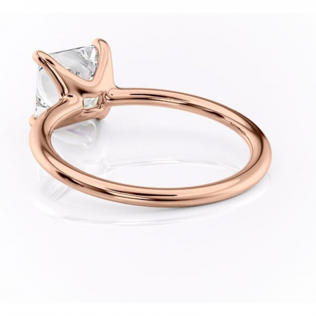 Inel de logodnă Helena din aur Rose 18kt cu moissanite tăietură princess – Solitar rafinată pentru profil jos | Personalizează și configurează gratuit online [3]
