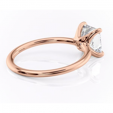 Inel de logodnă Helena din aur Rose 18kt cu moissanite tăietură princess – Solitar rafinată pentru profil jos | Personalizează și configurează gratuit online [2]