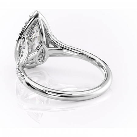 Inel de logodnă Henrietta din aur Alb 18kt cu moissanite tăietură pară – Halo rafinată pentru profil mediu | Personalizează și configurează gratuit online [3]