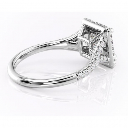 Inel de logodnă Henrietta din aur Alb 18kt cu moissanite tăietură princess – Halo rafinată pentru profil mediu | Personalizează și configurează gratuit online [2]