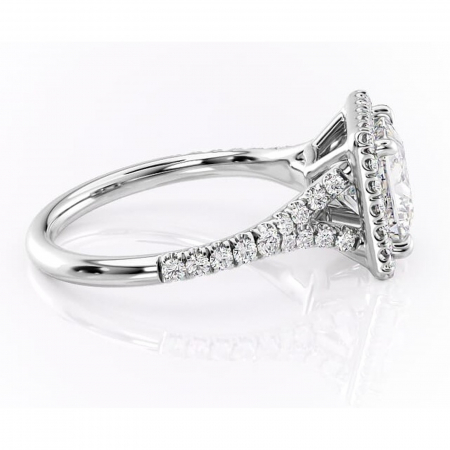 Inel de logodnă Henrietta din aur Alb 18kt cu moissanite tăietură princess – Halo rafinată pentru profil mediu | Personalizează și configurează gratuit online [1]