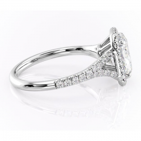 Inel de logodnă Henrietta din aur Alb 14kt cu moissanite tăietură radiantă – Halo rafinată pentru profil mediu | Personalizează și configurează gratuit online [1]