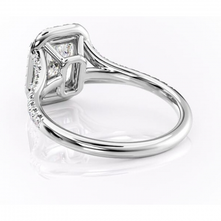 Inel de logodnă Henrietta din aur Alb 14kt cu moissanite tăietură radiantă – Halo rafinată pentru profil mediu | Personalizează și configurează gratuit online [3]