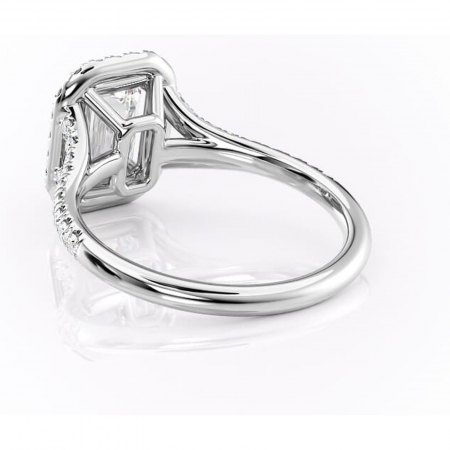 Inel de logodnă Henrietta din aur Alb 18kt cu moissanite tăietură smarald – Halo rafinată pentru profil mediu | Personalizează și configurează gratuit online [3]