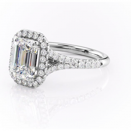 Inel de logodnă Henrietta din aur Alb 18kt cu moissanite tăietură smarald – Halo rafinată pentru profil mediu | Personalizează și configurează gratuit online [6]