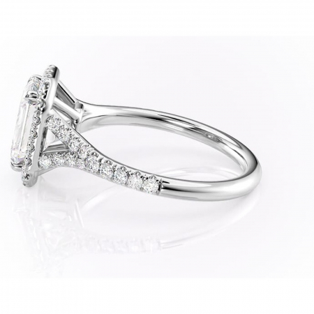 Inel de logodnă Henrietta din aur Alb 18kt cu moissanite tăietură smarald – Halo rafinată pentru profil mediu | Personalizează și configurează gratuit online [5]