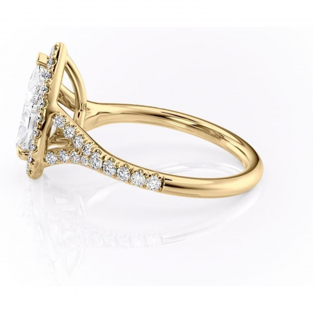 Inel de logodnă Henrietta din aur Galben 14kt cu moissanite tăietură pară – Halo rafinată pentru profil mediu | Personalizează și configurează gratuit online [5]