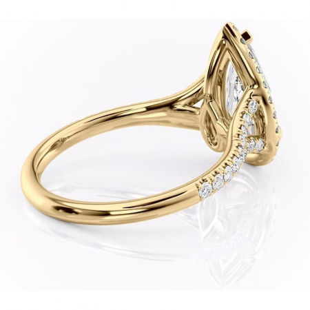 Inel de logodnă Henrietta din aur Galben 14kt cu moissanite tăietură pară – Halo rafinată pentru profil mediu | Personalizează și configurează gratuit online [2]