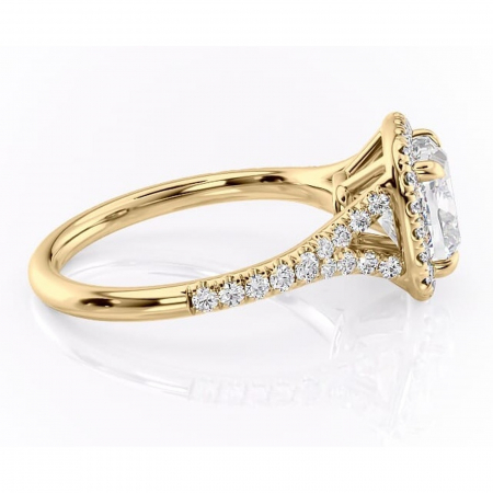 Inel de logodnă Henrietta din aur Galben 14kt cu moissanite tăietură pernă – Halo rafinată pentru profil mediu | Personalizează și configurează gratuit online [1]