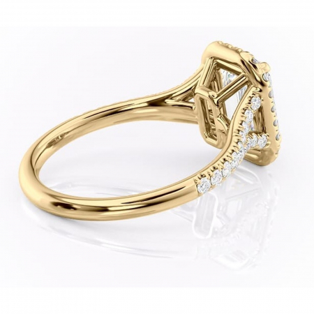 Inel de logodnă Henrietta din aur Galben 14kt cu moissanite tăietură smarald – Halo rafinată pentru profil mediu | Personalizează și configurează gratuit online [2]