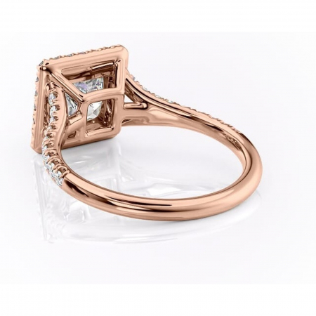 Inel de logodnă Henrietta din aur Rose 14kt cu moissanite tăietură princess – Halo rafinată pentru profil mediu | Personalizează și configurează gratuit online [3]