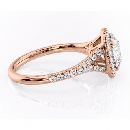 Inel de logodnă Henrietta din aur Rose 14kt cu moissanite tăietură rotundă – Halo rafinată pentru profil mediu | Personalizează și configurează gratuit online [1]