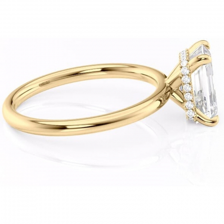 Inel de logodnă Indie din aur Galben 14kt cu moissanite tăietură smarald – Solitar rafinată pentru profil înalt | Personalizează și configurează gratuit online [1]
