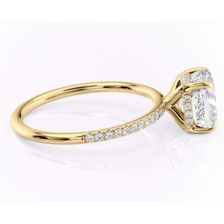 Inel de logodnă Isadora din aur Galben 18kt cu moissanite tăietură pernă – Montură pavé rafinată pentru profil înalt | Personalizează și configurează gratuit online [1]