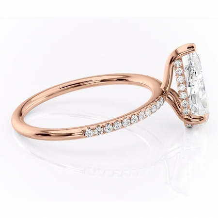Inel de logodnă Isadora din aur Rose 18kt cu moissanite tăietură pară – Montură pavé rafinată pentru profil înalt | Personalizează și configurează gratuit online [1]