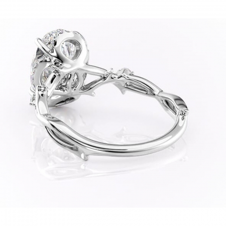 Inel de logodnă Isolde din aur Alb 14kt cu moissanite tăietură ovală – Halo rafinată pentru profil mediu | Personalizează și configurează gratuit online [3]