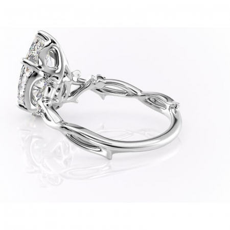 Inel de logodnă Isolde din aur Alb 14kt cu moissanite tăietură pară – Halo rafinată pentru profil mediu | Personalizează și configurează gratuit online [4]