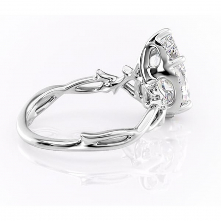 Inel de logodnă Isolde din aur Alb 14kt cu moissanite tăietură pară – Halo rafinată pentru profil mediu | Personalizează și configurează gratuit online [2]