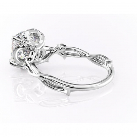 Inel de logodnă Isolde din aur Alb 18kt cu moissanite tăietură pernă – Halo rafinată pentru profil mediu | Personalizează și configurează gratuit online [4]