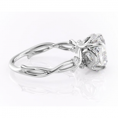 Inel de logodnă Isolde din aur Alb 18kt cu moissanite tăietură pernă – Halo rafinată pentru profil mediu | Personalizează și configurează gratuit online [1]