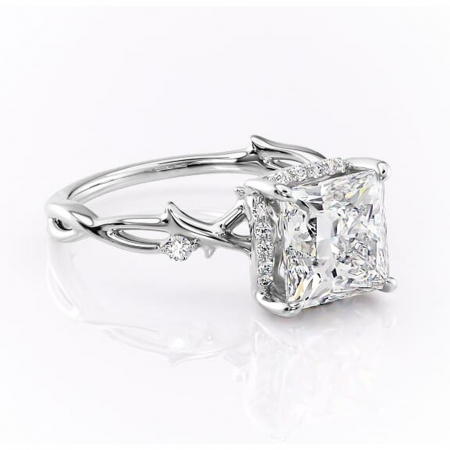 Princess - Inel de logodnă Isolde din aur Alb 14kt cu moissanite tăietură princess – Halo rafinată pentru profil mediu | Personalizează și configurează gratuit online