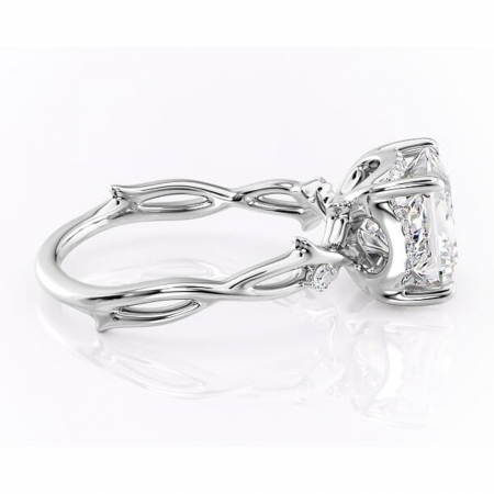 Inel de logodnă Isolde din aur Alb 14kt cu moissanite tăietură princess – Halo rafinată pentru profil mediu | Personalizează și configurează gratuit online [1]