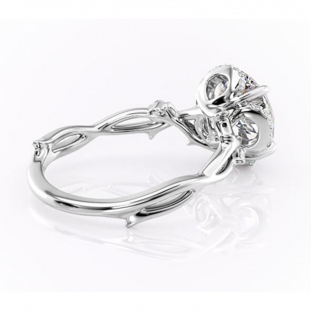 Inel de logodnă Isolde din aur Alb 14kt cu moissanite tăietură rotundă – Halo rafinată pentru profil mediu | Personalizează și configurează gratuit online [2]