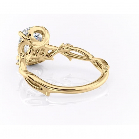 Inel de logodnă Isolde din aur Galben 14kt cu moissanite tăietură pernă – Halo rafinată pentru profil mediu | Personalizează și configurează gratuit online [3]