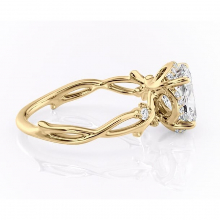 Inel de logodnă Isolde din aur Galben 14kt cu moissanite tăietură pernă – Halo rafinată pentru profil mediu | Personalizează și configurează gratuit online [1]