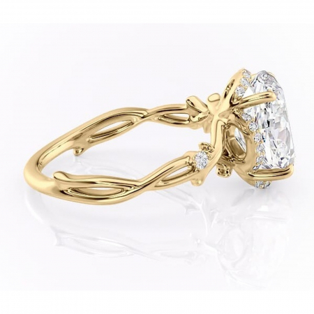 Inel de logodnă Isolde din aur Galben 14kt cu moissanite tăietură ovală – Halo rafinată pentru profil mediu | Personalizează și configurează gratuit online [1]