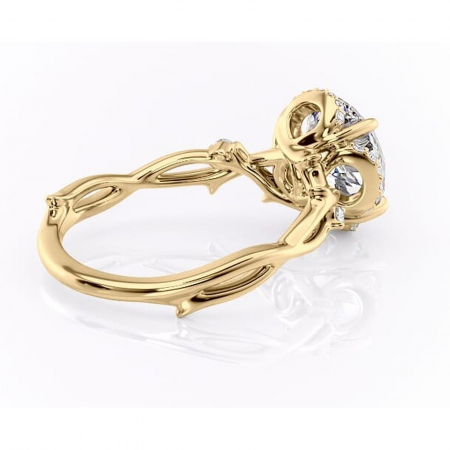 Inel de logodnă Isolde din aur Galben 14kt cu moissanite tăietură rotundă – Halo rafinată pentru profil mediu | Personalizează și configurează gratuit online [2]