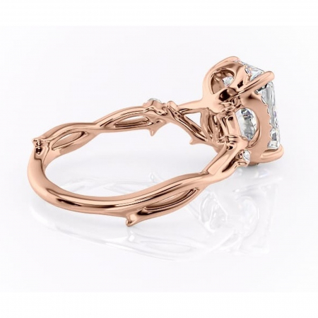 Inel de logodnă Isolde din aur Rose 14kt cu moissanite tăietură radiantă – Halo rafinată pentru profil mediu | Personalizează și configurează gratuit online [2]