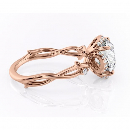 Inel de logodnă Isolde din aur Rose 14kt cu moissanite tăietură rotundă – Halo rafinată pentru profil mediu | Personalizează și configurează gratuit online [1]