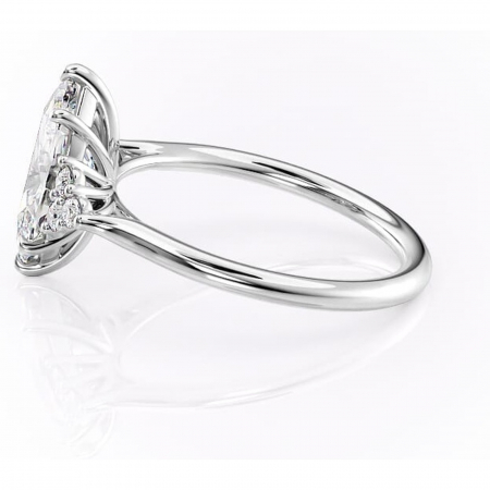 Inel de logodnă Ivylyn din aur Alb 14kt cu moissanite tăietură marquise – Montură cu trei pietre rafinată pentru profil mediu | Personalizează și configurează gratuit online [5]