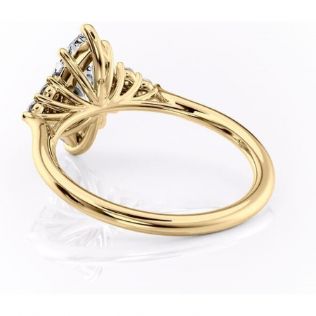 Inel de logodnă Ivylyn din aur Galben 14kt cu moissanite tăietură marquise – Montură cu trei pietre rafinată pentru profil mediu | Personalizează și configurează gratuit online [3]