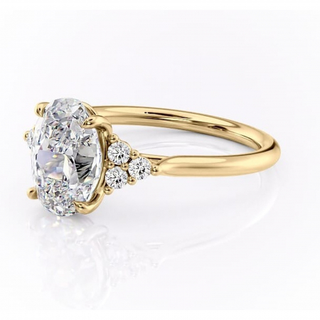 Inel de logodnă Ivylyn din aur Galben 14kt cu moissanite tăietură ovală – Montură cu trei pietre rafinată pentru profil mediu | Personalizează și configurează gratuit online [6]