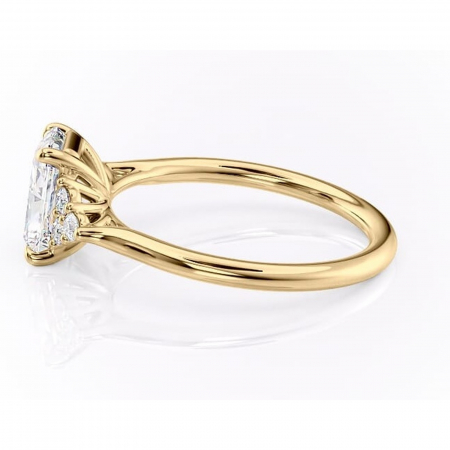 Inel de logodnă Ivylyn din aur Galben 14kt cu moissanite tăietură radiantă – Montură cu trei pietre rafinată pentru profil mediu | Personalizează și configurează gratuit online [5]