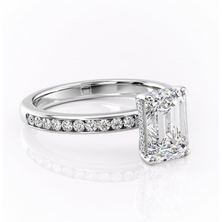 Smarald - Inel de logodnă Jade din aur Alb 14kt cu moissanite tăietură smarald – Montură cu canal rafinată pentru profil înalt | Personalizează și configurează gratuit online