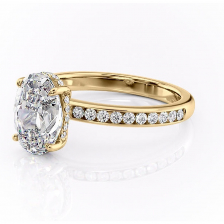 Inel de logodnă Jade din aur Galben 18kt cu moissanite tăietură ovală – Montură cu canal rafinată pentru profil înalt | Personalizează și configurează gratuit online [6]