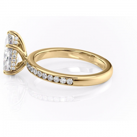 Inel de logodnă Jade din aur Galben 14kt cu moissanite tăietură pară – Montură cu canal rafinată pentru profil înalt | Personalizează și configurează gratuit online [5]