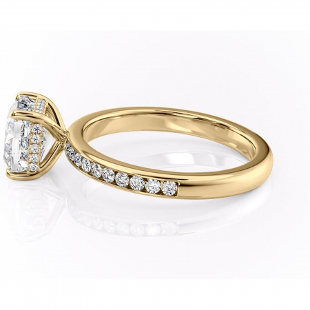 Inel de logodnă Jade din aur Galben 14kt cu moissanite tăietură pernă – Montură cu canal rafinată pentru profil înalt | Personalizează și configurează gratuit online [5]