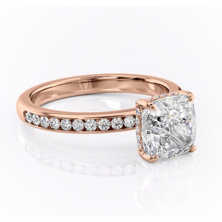 Pernă - Inel de logodnă Jade din aur Rose 18kt cu moissanite tăietură pernă – Montură cu canal rafinată pentru profil înalt | Personalizează și configurează gratuit online