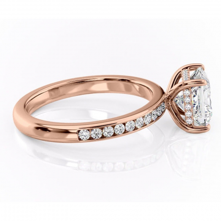 Inel de logodnă Jade din aur Rose 14kt cu moissanite tăietură princess – Montură cu canal rafinată pentru profil înalt | Personalizează și configurează gratuit online [1]