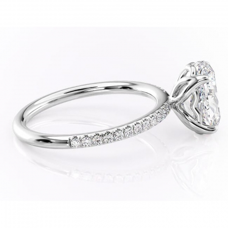 Inel de logodnă Jessamine din aur Alb 14kt cu moissanite tăietură ovală – Montură pavé rafinată pentru profil înalt | Personalizează și configurează gratuit online [1]