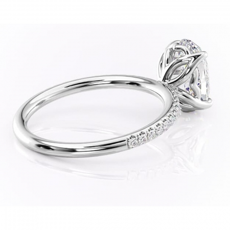 Inel de logodnă Jessamine din aur Alb 14kt cu moissanite tăietură ovală – Montură pavé rafinată pentru profil înalt | Personalizează și configurează gratuit online [2]