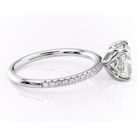 Inel de logodnă Jessamine din aur Alb 14kt cu moissanite tăietură pernă – Montură pavé rafinată pentru profil înalt | Personalizează și configurează gratuit online [1]