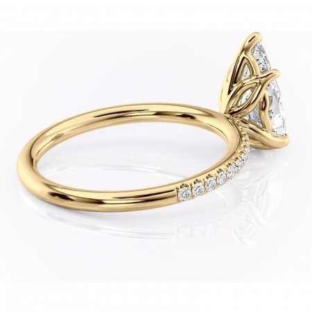 Inel de logodnă Jessamine din aur Galben 14kt cu moissanite tăietură pară – Montură pavé rafinată pentru profil înalt | Personalizează și configurează gratuit online [2]
