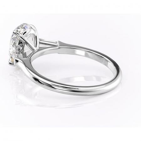 Inel de logodnă Juliette din aur Alb 14kt cu moissanite tăietură ovală – Solitar rafinată pentru profil înalt | Personalizează și configurează gratuit online [4]