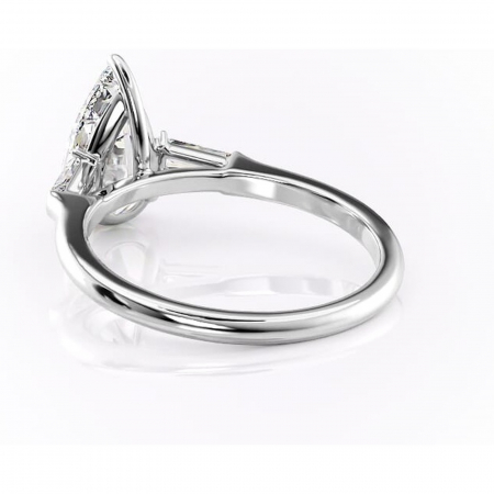 Inel de logodnă Juliette din aur Alb 14kt cu moissanite tăietură pară – Solitar rafinată pentru profil înalt | Personalizează și configurează gratuit online [3]